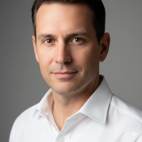 7. High‑Quality LinkedIn Profile Picture with Sharp Focus